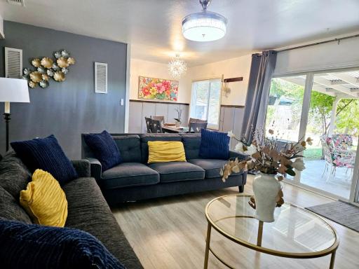 Charming Clara - Housity