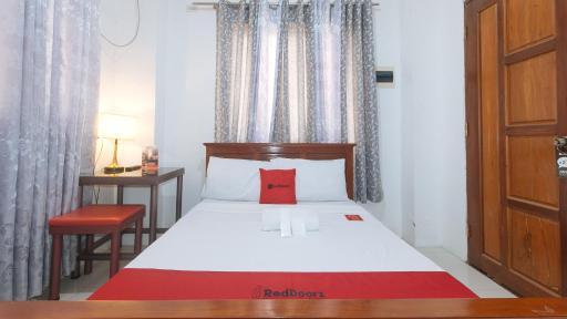 RedDoorz near LRT 2 Antipolo Station - Housity