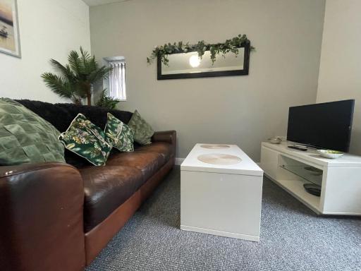 Bank Street Apartment 7 - Housity