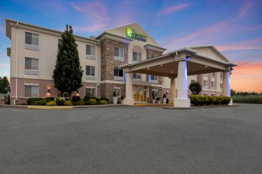 Holiday Inn Express Hotel & Suites West Coxsackie by IHG - Housity