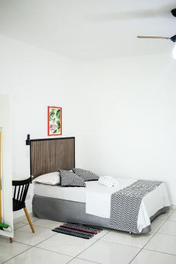 Loft05 COMPLETO AR INTERNET GARAGEM próx Aparecida e Indústrias - Housity