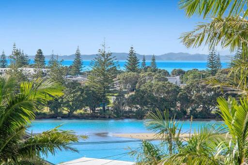 Pohutukawa Estuary Views - Housity
