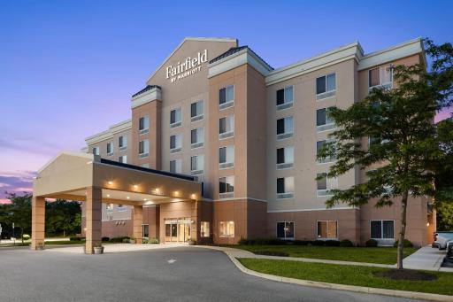 Fairfield Inn & Suites Bedford - Housity