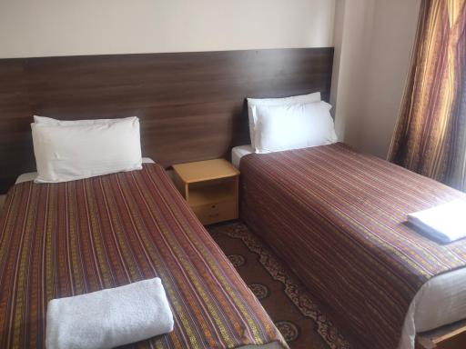 Hotel Paro - Housity