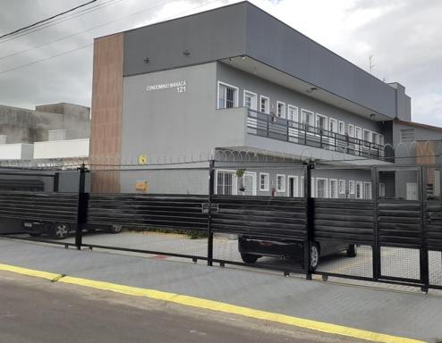Loft01 com garagem, Wi-fi, 25 min de Aparecida - Housity