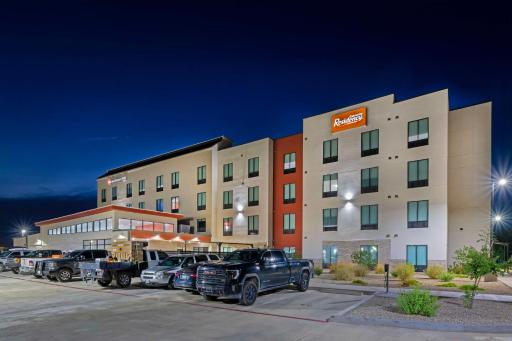 Best Western Plus Executive Residency Carlsbad Hotel - Housity