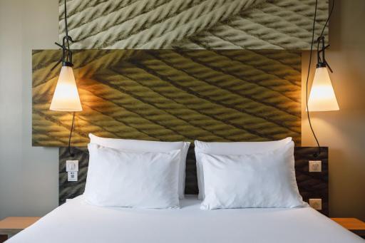 ibis Lyon Carre De Soie - Housity