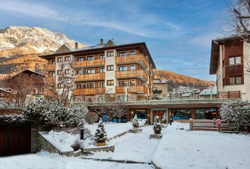 Hotel Rezia - Housity