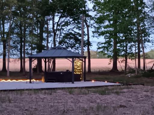 Whiskey Woods Retreat - Housity
