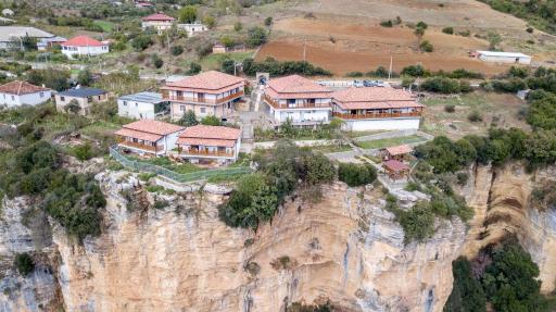 Guest House Bracaj - Housity