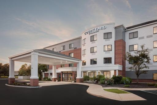 Courtyard by Marriott Portland Airport - Housity