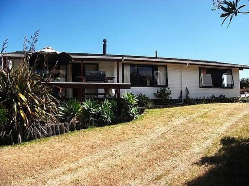 Relax at Pauanui - Pauanui Holiday Home - Housity