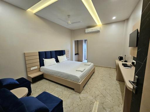 Hotel Rishiraj - Housity