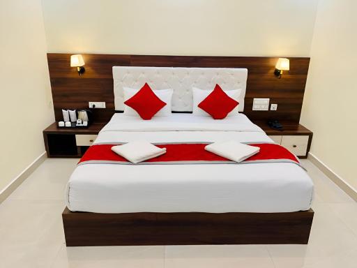 PPH Living Gnr Grand Luxury Rooms - Housity