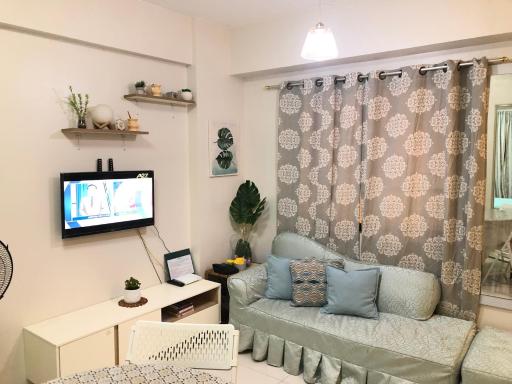 Casi Cozy Spacious Condo with Swimming Pool and Free WiFi - Housity