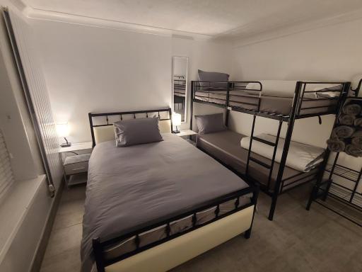 RoomZ-GATWICK-LONDON-Airport Parking-Travel Service - Housity