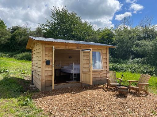 The Hoppers Hut - Housity