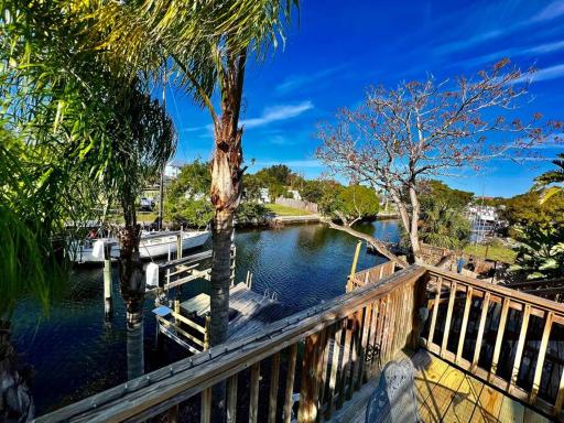 Waterfront home with direct Gulf access, El Logrado - Housity