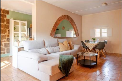 Cal Robusto, Apartament in Masía with horses - Housity