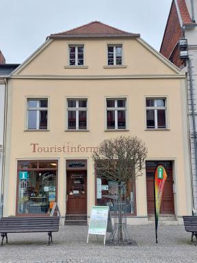 Tangermünde Zum S c h m u c k Giebel - Pension & FeWo - Housity