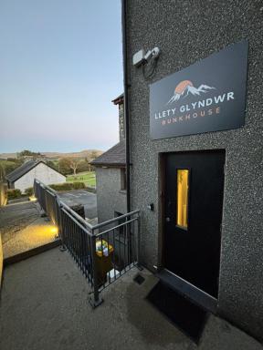 Llety Glyndwr - Bunkhouse - Housity