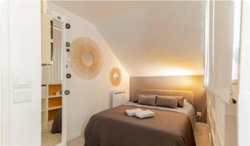 4pers 2lits 5 min aéroport Orly,navette et parking extra,location en nuit et jourChez Sandro, - Housity