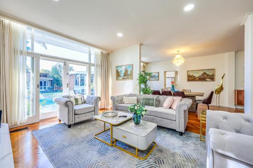 StayAU Spacious 6BR McKinnon Pool Home - Housity