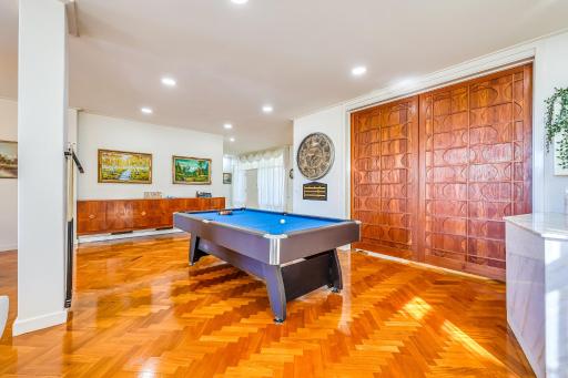 StayAU Spacious 6BR McKinnon Pool Home - Housity