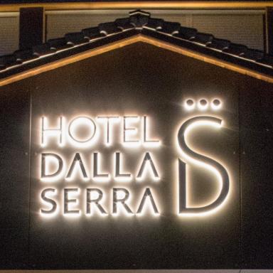Hotel Dalla Serra - Housity