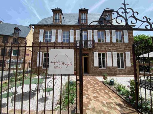 Hôtel Restaurant Auprès d'Angèle - Housity