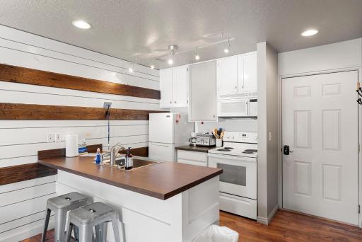 Condo #202 - Inn Bldg - Housity