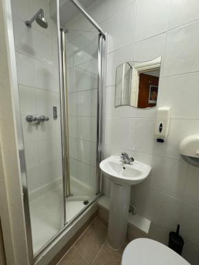 Bridge Park Hotel - Housity