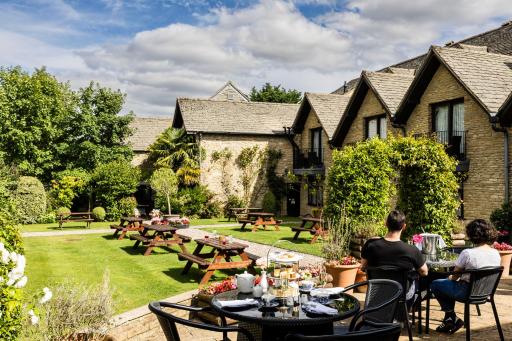 The Holt Hotel - Housity