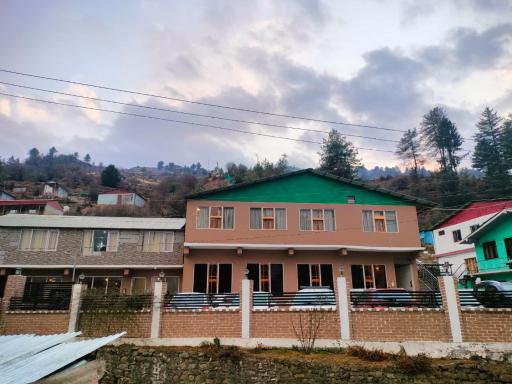 Mountain view stay in Auli - Housity