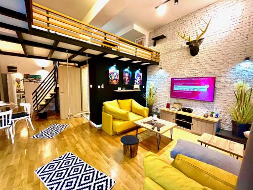 Lifestyle Gallery Apartment - Housity
