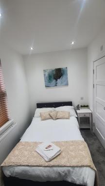 Highfield House - Housity