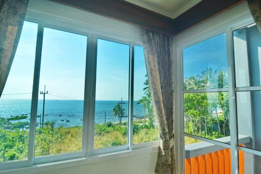 The Sea @ Lanta Hotel - Housity