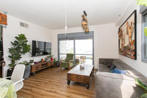 Tirat Carmel Penthouse - Housity
