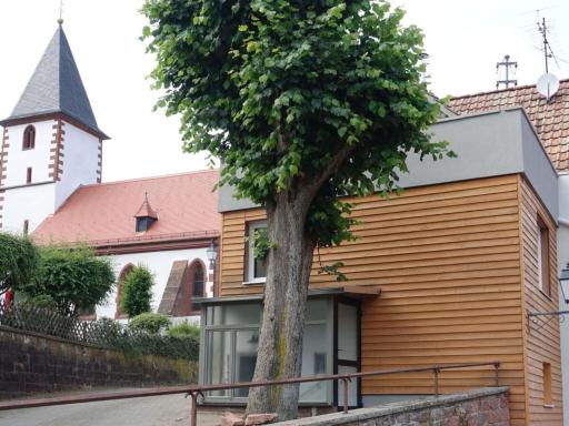 Holiday apartment Uhu in the house on linden tree - Housity