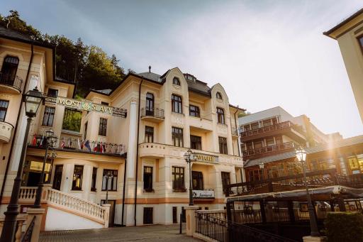 Hotel Most Slávy - Housity