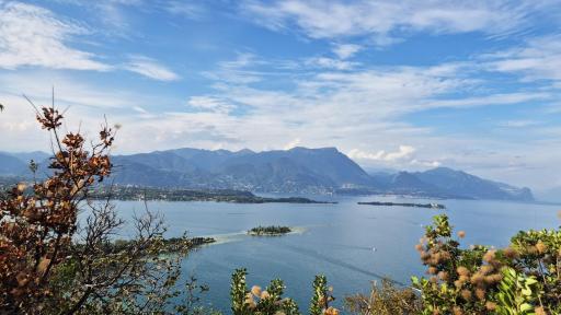Garda Lake Attic - Housity