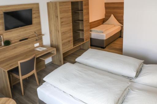 Hotel Adler - Housity