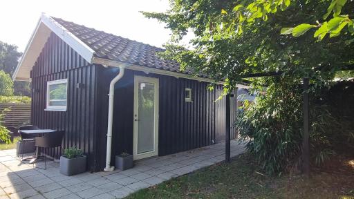 Beach-near cozy cottage - Housity