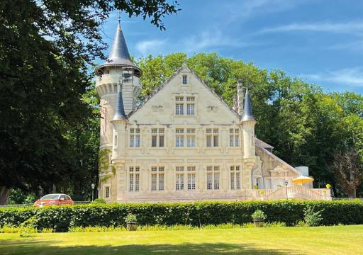 Château Picol entre Futuroscope et Châteaux de la Loire - Housity