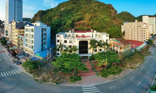 Gieng Ngoc Cat Ba Hotel - Housity