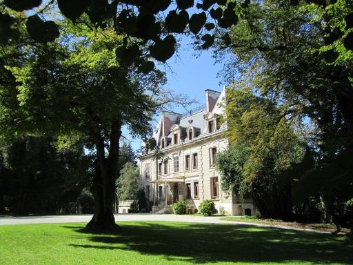 Chambres d'hôtes au Château Léon - Housity