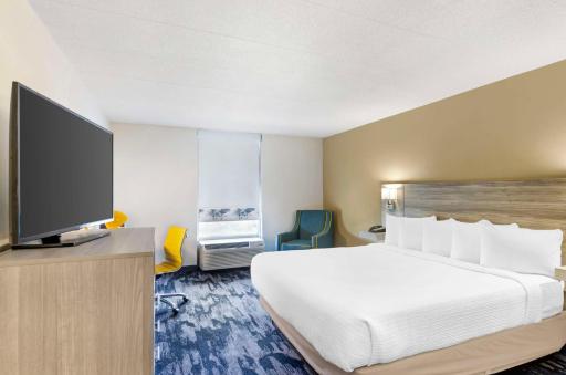 Best Western Plus Beckley Inn - Housity