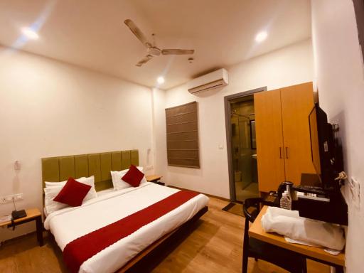 Nidra Hotel Paschim Vihar - Hizvo