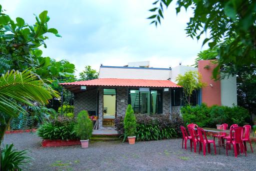 Apna Farmhouse - Private Villa with Pool & Play area - Near Fort -15 min to Ellora Caves - Housity