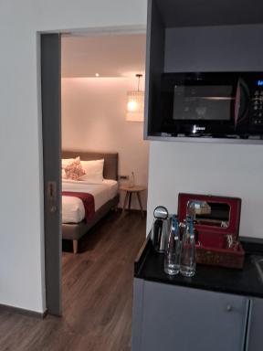 River View Ganga Rooms and Cafe - Housity